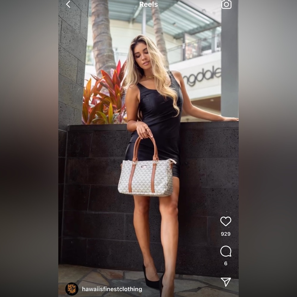 HI Finest Crossbody